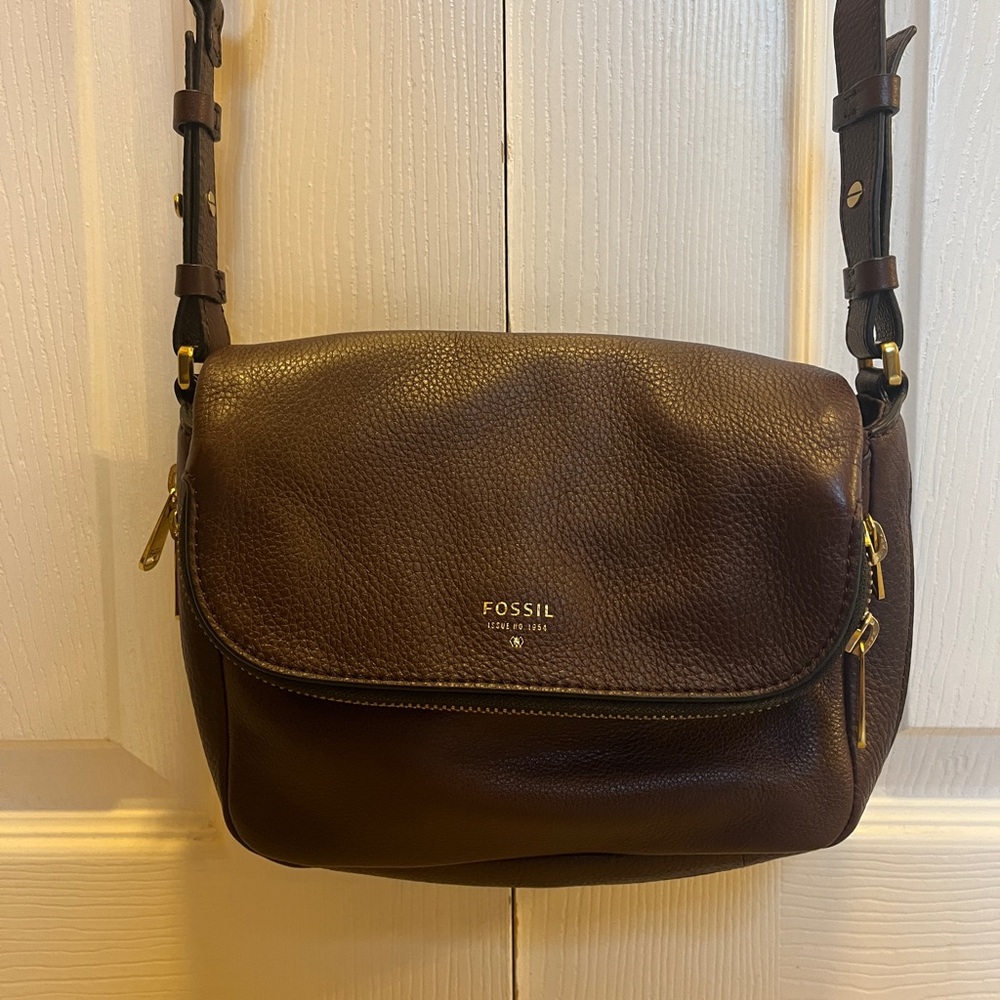 Fossil brown leather crossbody bag